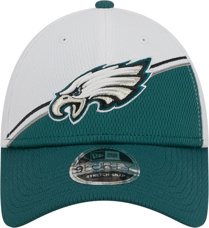 Philadelphia Eagles New Era 2023 Sideline 9FORTY Adjustable Hat - White/Midnight Green